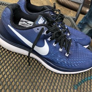 Nike Womens Zoom Pegasus shoes 10.5